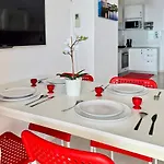 Red Berry Apartment *