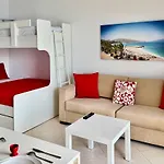 Red Berry Apartment Sarande