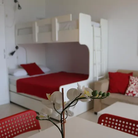 Apartment Red Berry