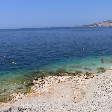 Red Berry * Sarande