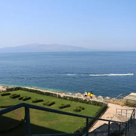 Red Berry Apartment Sarande