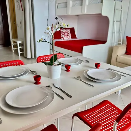 Apartment Red Berry *