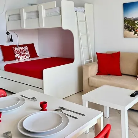 Red Berry Sarande