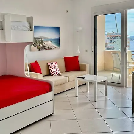 Apartment Red Berry *